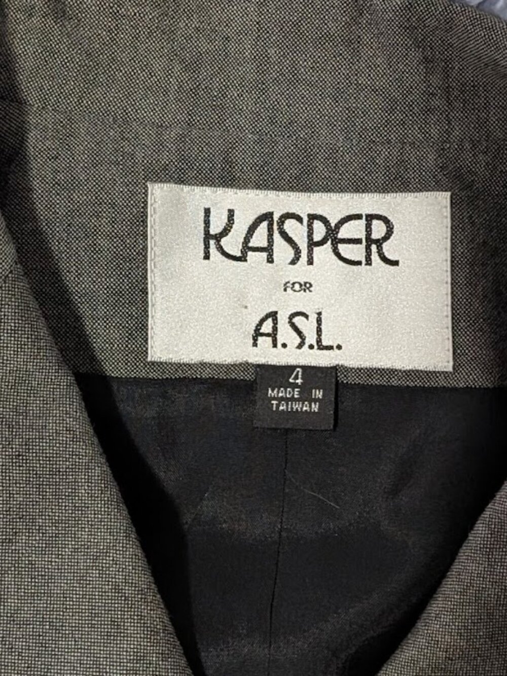 Kasper A.S.L. four buttons vintage-inspired two piece skirt suit - Picture 4 of 6